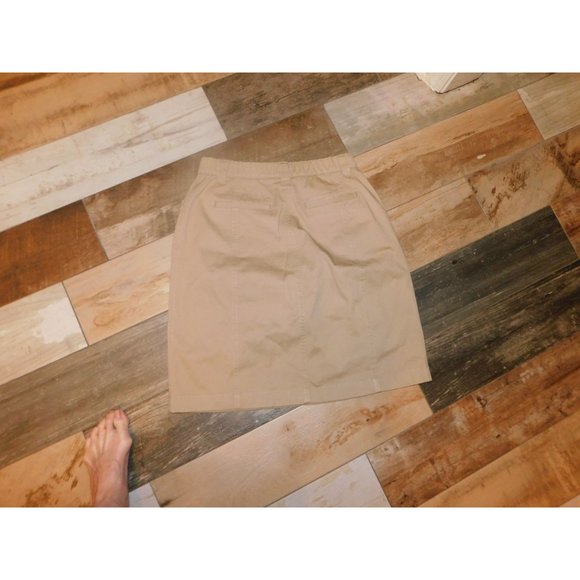 L.L. Bean Womens Classic Fit Khaki Skirt Knee Length Elastic Waist Size 8 - Picture 2 of 3